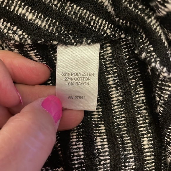 J Jill Tunic Top Womens L Cowl Neck Long Sleeve black and white weave design. - Picture 11 of 11